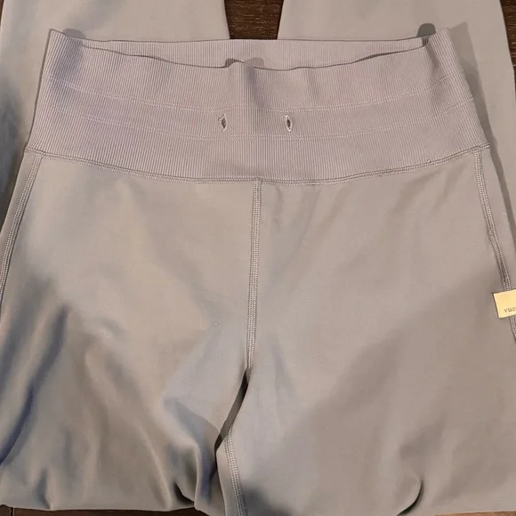 Vuori Joggers Size Small - Picture 3 of 6